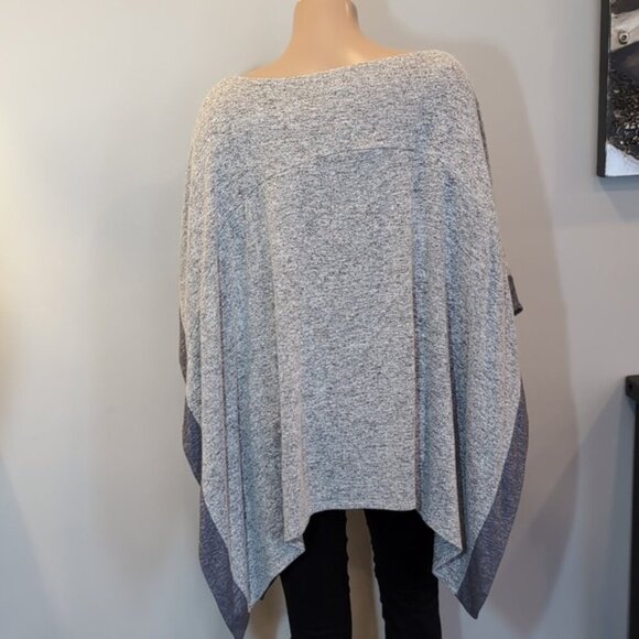 White House Black Market Poncho Sweater Boat Neck Two Tone Grey Heathered Knit - Picture 6 of 13